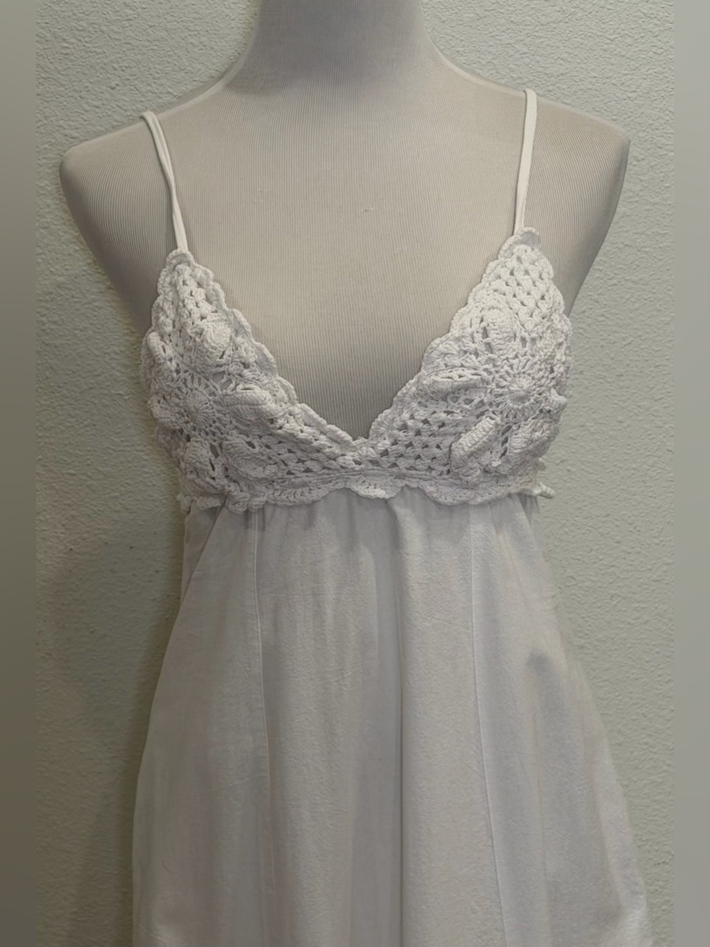 *As Is* Free People Lovey Maxi Dress Crochet Lace XS White Boho Beach Resort - Picture 4 of 10